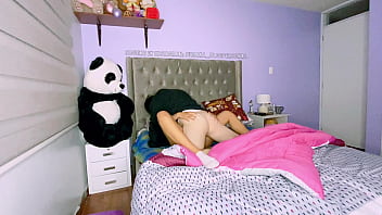 Preview 2 of Hurry My Dad Come Home At - Noche de pel&iacute_culas con mi novia y tenemos sexo intenso en mi habitaci&oacute_n por primera vez ( C&aacute_mara escondida )