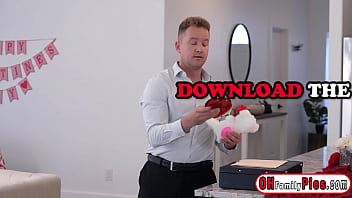 Preview 2 of Sexy Vidoes 3d - Valentines day gift by big tits stepdaughter Ashley Alexander for daddy