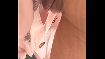 Preview 2 of Indian Scamdel - Espiando por debajo del vestido de mi hermanastra se da cuenta que la grab&oacute_ y me da su culo (VIDEO COMPLETO )