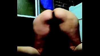 Preview 1 of Strip Game Sex - Mar&iacute_a se masturba en la basura