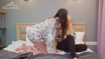 Preview 1 of Janda Cantik Bugil Rumahporno - Step mom teaches her to make love