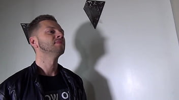 Preview 1 of Solo Aletta - Bande annonce | Test final de Mars Gymburger contre Enzo  Akira et Andr&eacute_ Madd le cyber-robot