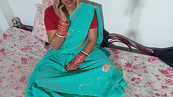 Preview 1 of Roni Milffemale - बंगाली भाभी ने मकान मालिक से चुदवाकर घर का किराया माफ़ कराया  Indian Bengali XXX साफ हिंदी आवाज  में