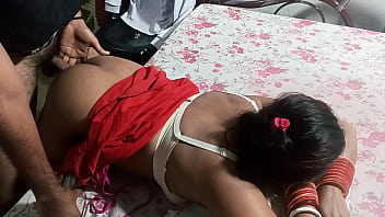 Preview 4 of Roni Milffemale - बंगाली भाभी ने मकान मालिक से चुदवाकर घर का किराया माफ़ कराया  Indian Bengali XXX साफ हिंदी आवाज  में