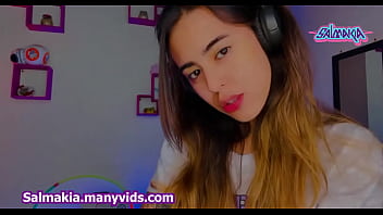 Preview 4 of Pornstar Sunny Leons Sex Videos - This is how I lick my fingers- Long tongue fetish-Salmakia