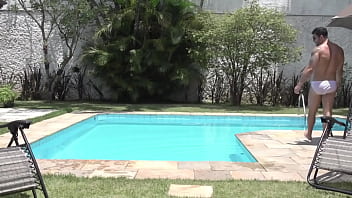 Preview 3 of Crazy Dad End Girls - Arrombando o puto na piscina. - Previa