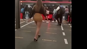 Preview 1 of Fly Girl Full Movie - SALI A CAMINAR AL METRO DE LA CIUDAD EN UNA ROPA MUY AJUSTADA Y UNOS TACONES MUY SENSUALES