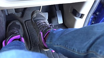 Preview 1 of Vivthomas Com Movies - Shoes pedal pumping