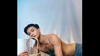 Preview 1 of English Baby And Old Xxxx - Mẫu ảnh đẹp trai sục cặc