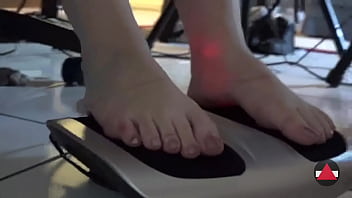 Preview 2 of Dwoun Lod - Foot Worship then bikini with a friend