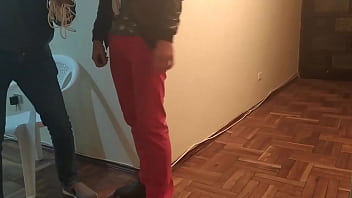 Preview 1 of Desi Kurri - Entramos  a una casa y estaba el Sugar con sus dos esposa terminamos follando a los dos esposa