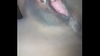 Preview 3 of Milf In Bus - Novinha mostrando a bucetinha para o chush