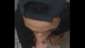 Preview 1 of Mom Like Fucking Hard - &deg_&bull_mam&iacute_fero de macho Querendo um leitinho...