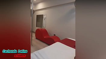 Preview 1 of Pink Pee - hombre pinga seduce a la empleada culona en su departamento