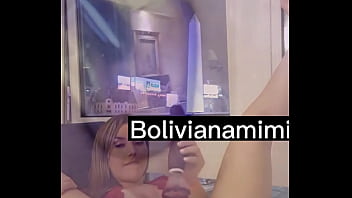Preview 3 of Sex Sindhi Vido - Masturbandome con un chupador de concha en frende del obelisco en Buenos Aires .... link en el video