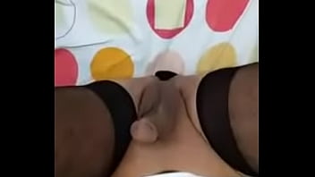 Preview 1 of Mellanie Monroe In - Chica tv jugando con lencer&iacute_a