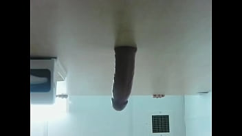 Preview 2 of Female Abs Fucked - Mamando a Pica do Casado no Glory Hole