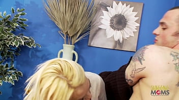 Preview 2 of Full Move 1huor - Blonde hottie takes a break from work to get fucked