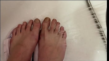 Preview 1 of Surekha Redd - foot fetish hairy legs shaving amateur video