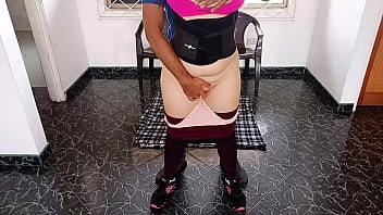 Preview 2 of Twink Bulge - Me follo a la esposa de mi mejor amigo cuando va a entrenar a mi casa: el cornudo de su marido ni se entera que pongo a su esposa a tragarse toda mi polla