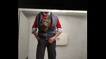 Preview 1 of Bangind - otra chaqueta en los ba&ntilde_os