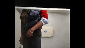 Preview 4 of Bangind - otra chaqueta en los ba&ntilde_os