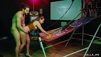 Preview 4 of Cucu Dipaksa - Beautiful Latina MILF Jolla gets fucked while shooting hoops at her friend&#039_s game room