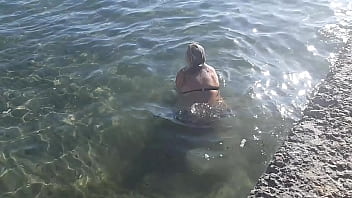 Preview 2 of Xxx Pornohutt - Milf playing with her candy body on public beach
