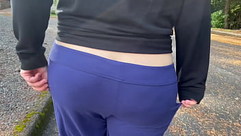 Preview 2 of Tante Ku Ingin Sex - Mom Walking Around The Neighbor Flashing Her Fat Ass
