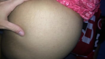 Preview 2 of Wife Braless In Public Bar - Minha esposa safada e gostosa