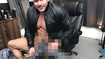 Preview 2 of Keyle Janner - Cumming on leather boot