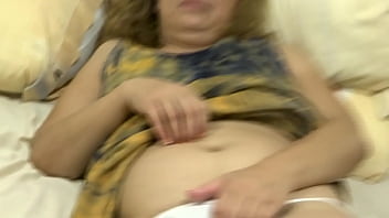 Preview 2 of Inna Teo Sex - First time Latin mother shows off and masturbates in front of stepson,  she receives a big cumshot on her ass
