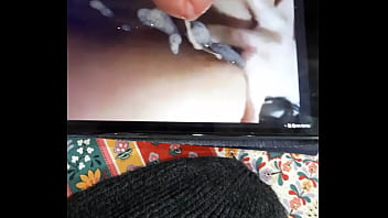 Preview 3 of Exy Video - Je me branle sur la photo du cul de la meuf de mon pote !!!