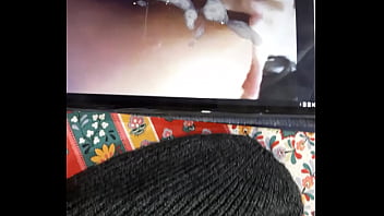 Preview 4 of Exy Video - Je me branle sur la photo du cul de la meuf de mon pote !!!