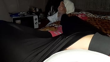 Preview 4 of Sxs Xxx Sxs 2018 - While my girlfriend watches a movie and massages my legs,  I masturbate - Fly girls orgasm