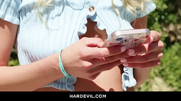 Preview 1 of Assi Vdo - Horny blonde Lindsey Lakes wants to have submissive sex