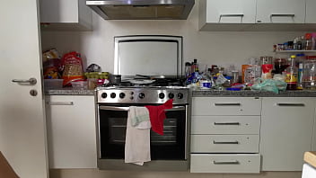 Preview 3 of Granny Pov Incest - Flaquita trans cocinando con tanguita
