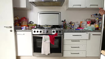 Preview 4 of Granny Pov Incest - Flaquita trans cocinando con tanguita