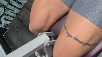 Preview 3 of Saudi Arb Hd - Working out my thighs