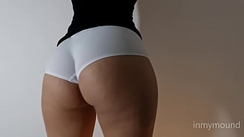 Preview 3 of Sanyy Lion Xx Videos Dawnlod Mp4 - Meu irm&atilde_o veio de pau duro pra cima de mim enquanto eu mostrava meu pacot&atilde_o de shortinho apertado e ainda ficou me apertando toda. Tive vontade de mamar a rola dele,  mas ainda n&atilde_o foi dessa vez. - Inmymound