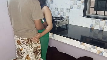 Preview 1 of Toni Reagan - रीमा भाभी को किचन स्टैंड पर चुदाई किया मॉर्निंग में जब सब डाइनिंग हॉल में बैठे थे XXX Kitchen Sex