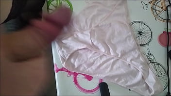 Preview 2 of Hairy Up Mom Comes - corrida en bragas de mi mujer 216