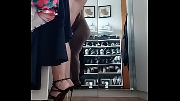 Preview 3 of Joslyn Jane Creampie - Novinha GOSTOSA experimentando lingerie. Adoro calcinhas que ficam socadinhas na bunda,  bem pequenas e f&aacute_ceis de tirar ou colocar de ladinho. Hmmm