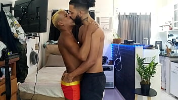 Preview 1 of Prima Hermosa - O Davi Lobo socando e dando linguada no meu cuzinho e me fez dep&oacute_sito de seu leite