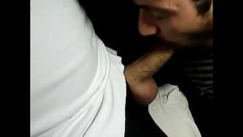 Preview 3 of Xnxx Xvideo - Mi hijo trae un colega suyo con ganas de mamar para que lo pruebe.