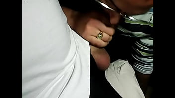 Preview 4 of Xnxx Xvideo - Mi hijo trae un colega suyo con ganas de mamar para que lo pruebe.