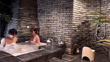 Preview 3 of Hayley Hammond - お風呂上がりに全身網タイツのJD彼女を痙攣絶叫イキさせる盗撮動画