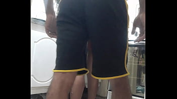Preview 1 of 10ag Sax - Hotwife foi lavar a lou&ccedil_a e acabou gozando gostoso