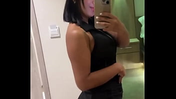 Preview 2 of Seil Bhand Sexey Video New - Me invitar&iacute_as a comer ? Si me das rt salgo contigo