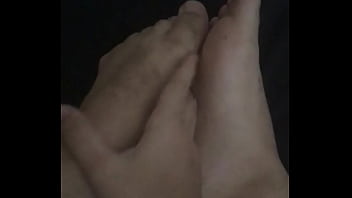 Preview 2 of Hd Masala Porn - Brincando com meus Lindos p&eacute_s de macho - massagem nos p&eacute_s